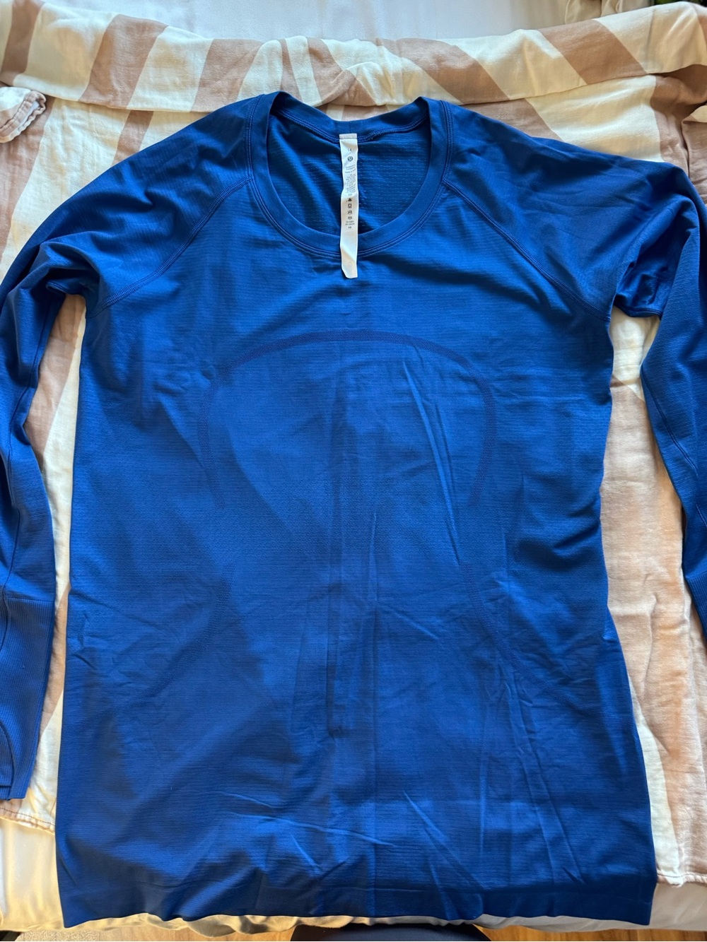 lululemon Athletic Swiftly 2.0 Long Sleeve Tee in Regatta Blue